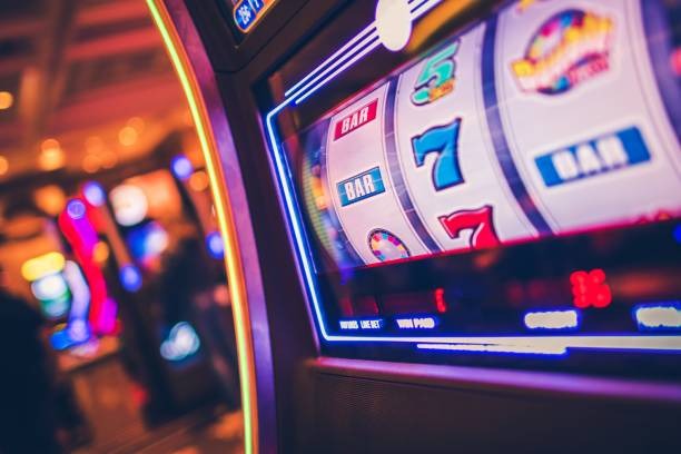 tepat4d mobile app interface showing live casino tables on Android and iOS screens